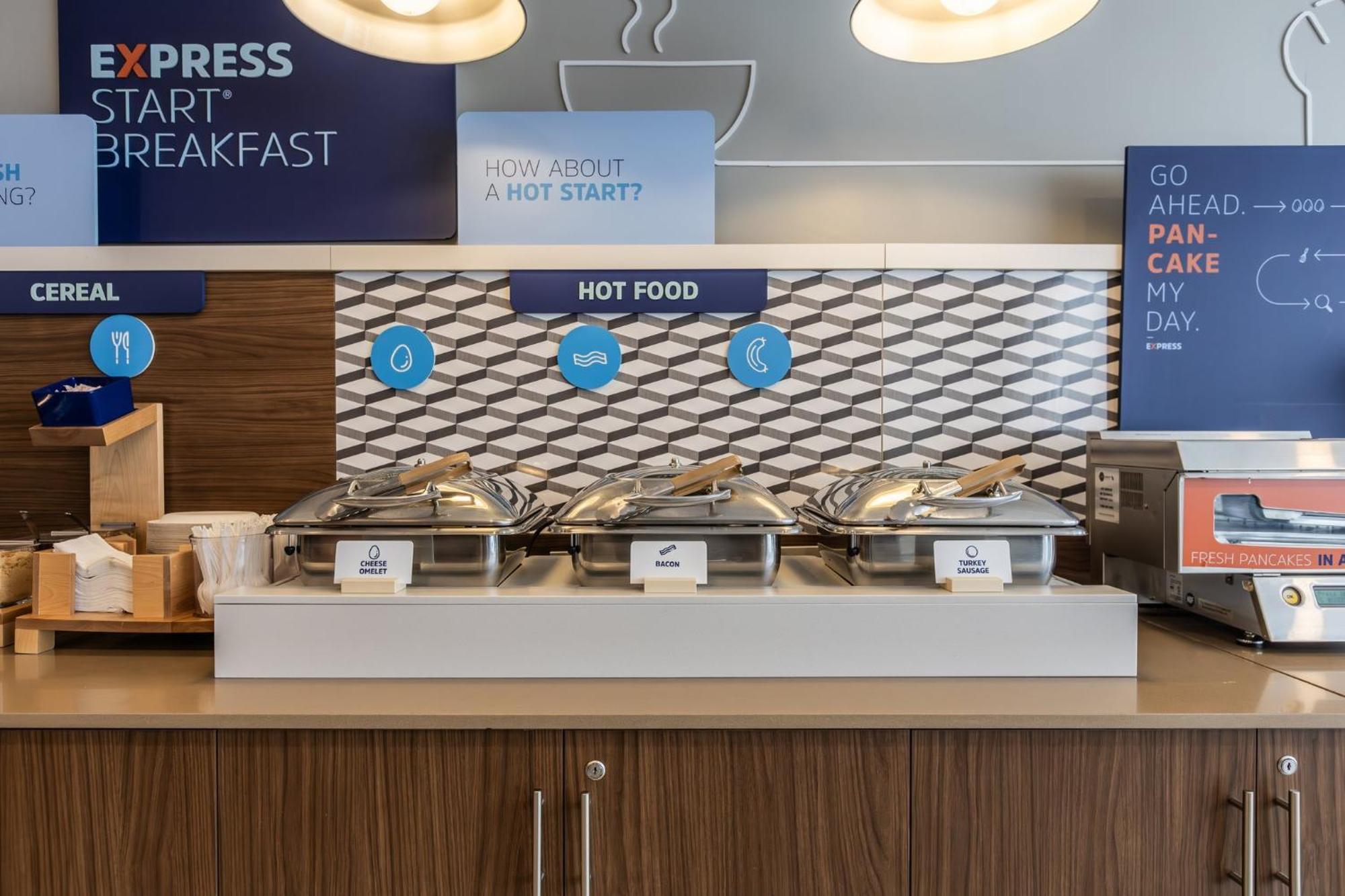 Holiday Inn Express Toronto-North York By Ihg Exterior foto