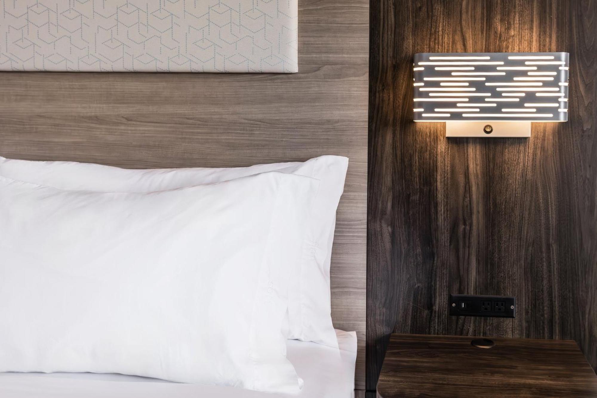 Holiday Inn Express Toronto-North York By Ihg Exterior foto