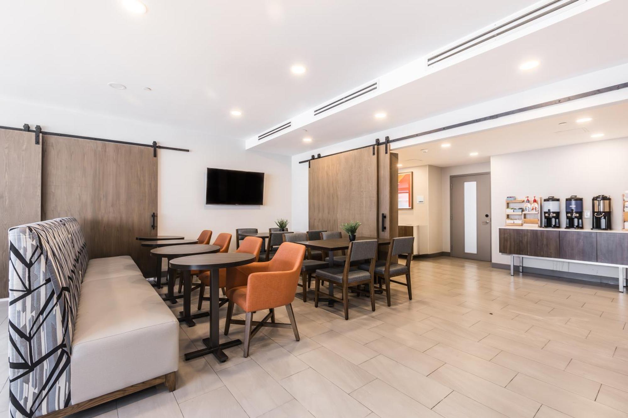 Holiday Inn Express Toronto-North York By Ihg Exterior foto